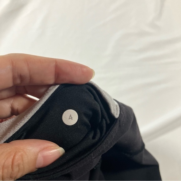 Lululemon Wunder Under Crop *Full-On Luon Black / Quilt Spring womens size 4 - Picture 11 of 14